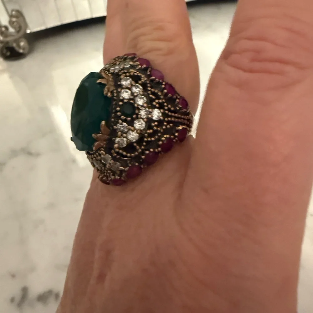 Vintage Estate Green Gemstone Cocktail Ring with Clear Accents - Picture 8 of 9